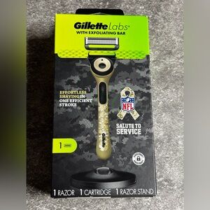 Gillette Labs with Exfoliating Bar Men's NFL Salute to Service Razor with Stand